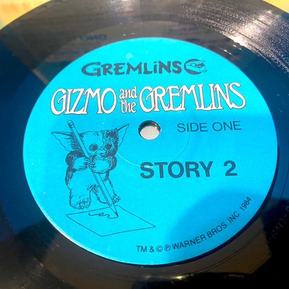 GIZMO AND THE GREMLINS VITGE 80s VINYL RECORD & 16 PAGE BOOK READ ALONG RECORD - Picture 3 of 16